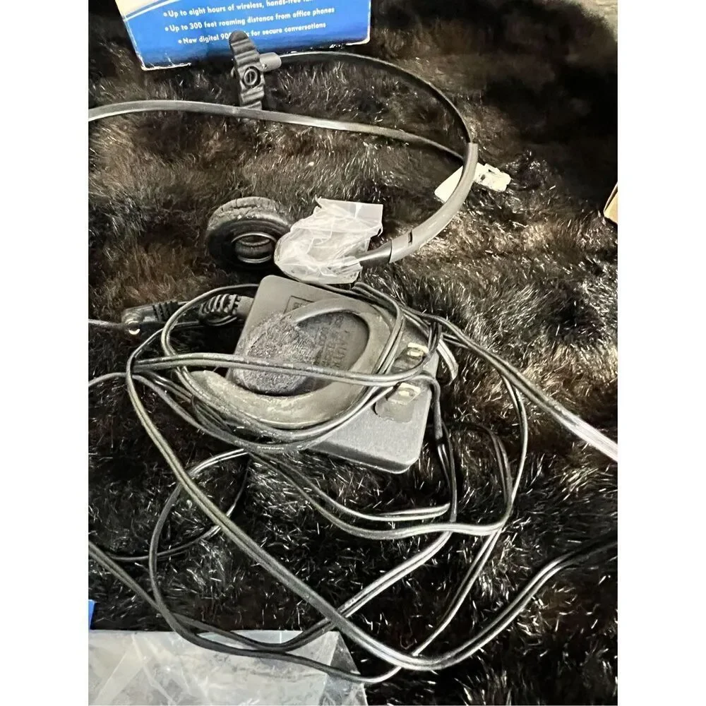 PLANTRONICS Crystal Clear Conversation CS50 900 Mhz Wireless Office Headset